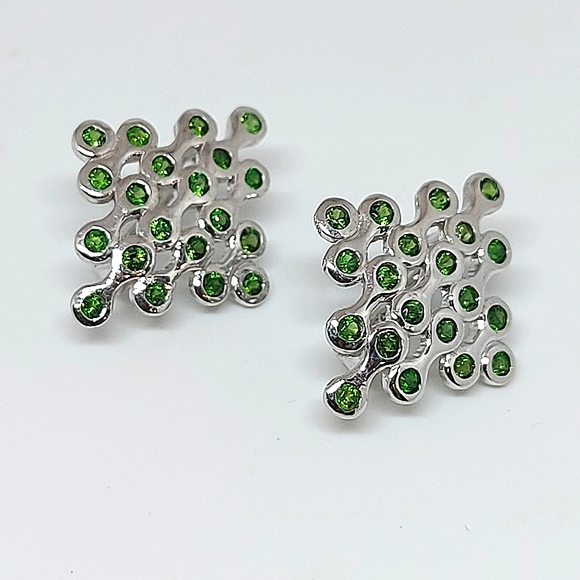 Unheated Round Green Chrome Diopside 2mm 925 Sterling Silver Earrings - Picture 5 of 8